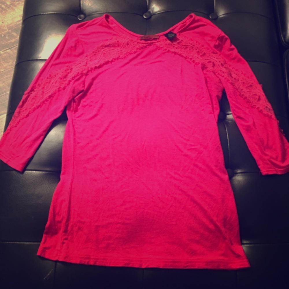 Hot pink top 3/4 sleeves lace accent size m